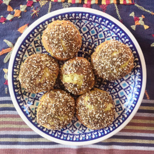cheese-filled za'atar buns